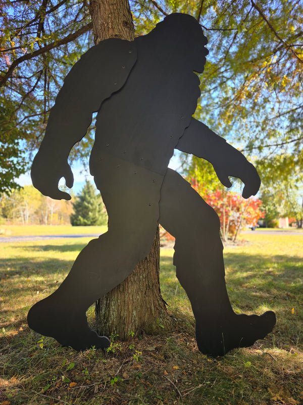 Gigantic Bigfoot 7 Feet 7 Inches Tall!